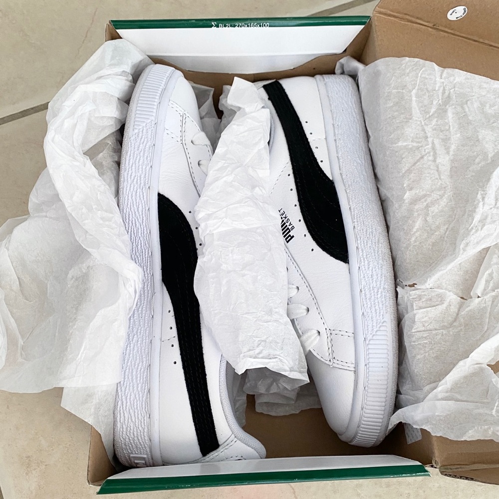 PUMA Womens Classic Shoes Snakers